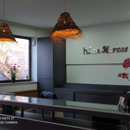 Hostal San Marcos San Martín de la Vega Esterno foto