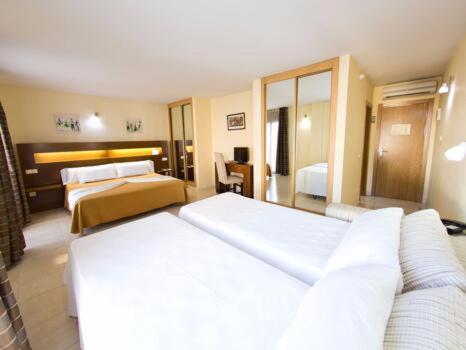 Hostal San Marcos San Martín de la Vega Esterno foto