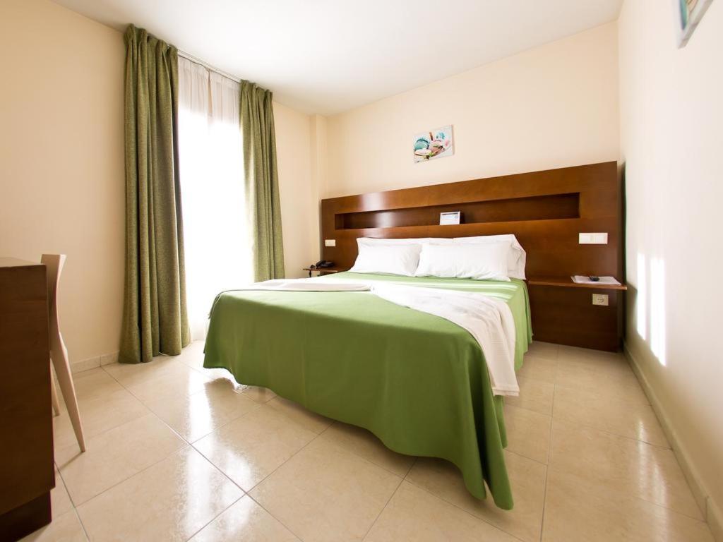 Hostal San Marcos San Martín de la Vega Esterno foto